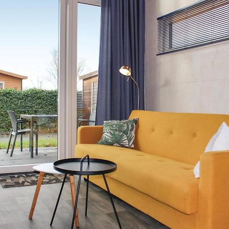 Cozy Home In Sint-Annaland With Kitchen エクステリア 写真