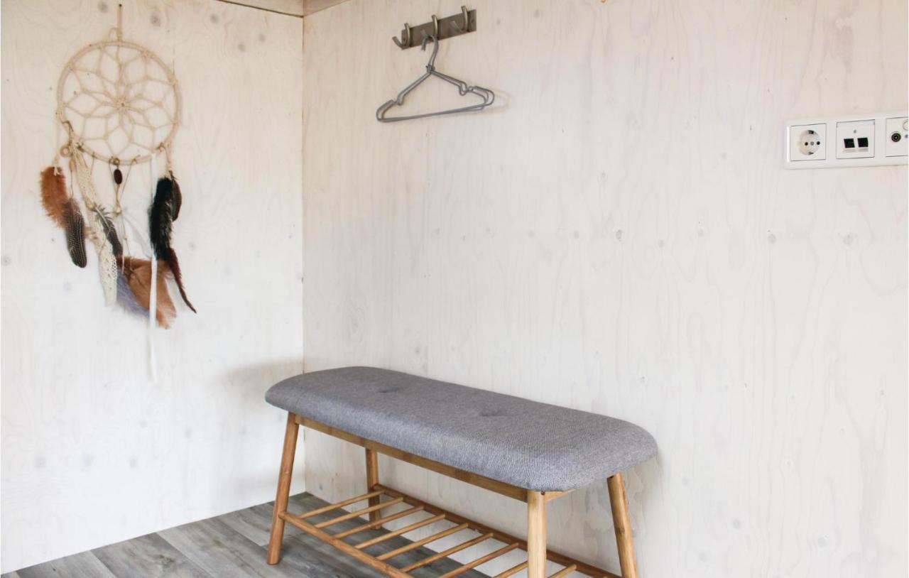 Cozy Home In Sint-Annaland With Kitchen エクステリア 写真