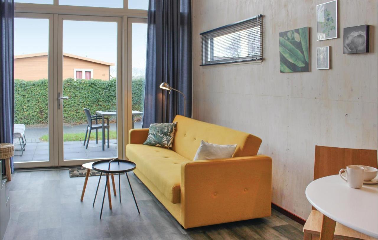 Cozy Home In Sint-Annaland With Kitchen エクステリア 写真