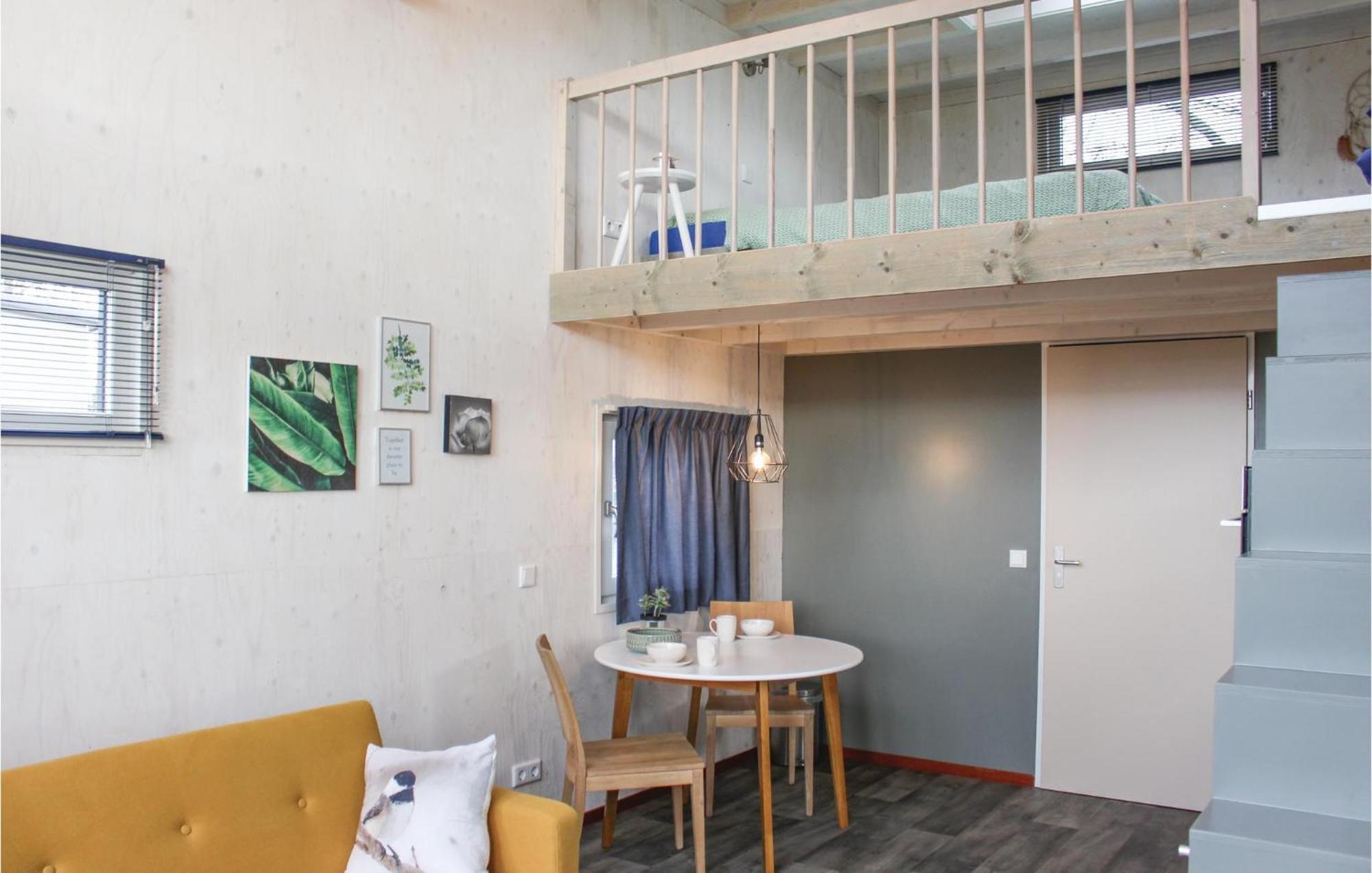 Cozy Home In Sint-Annaland With Kitchen エクステリア 写真