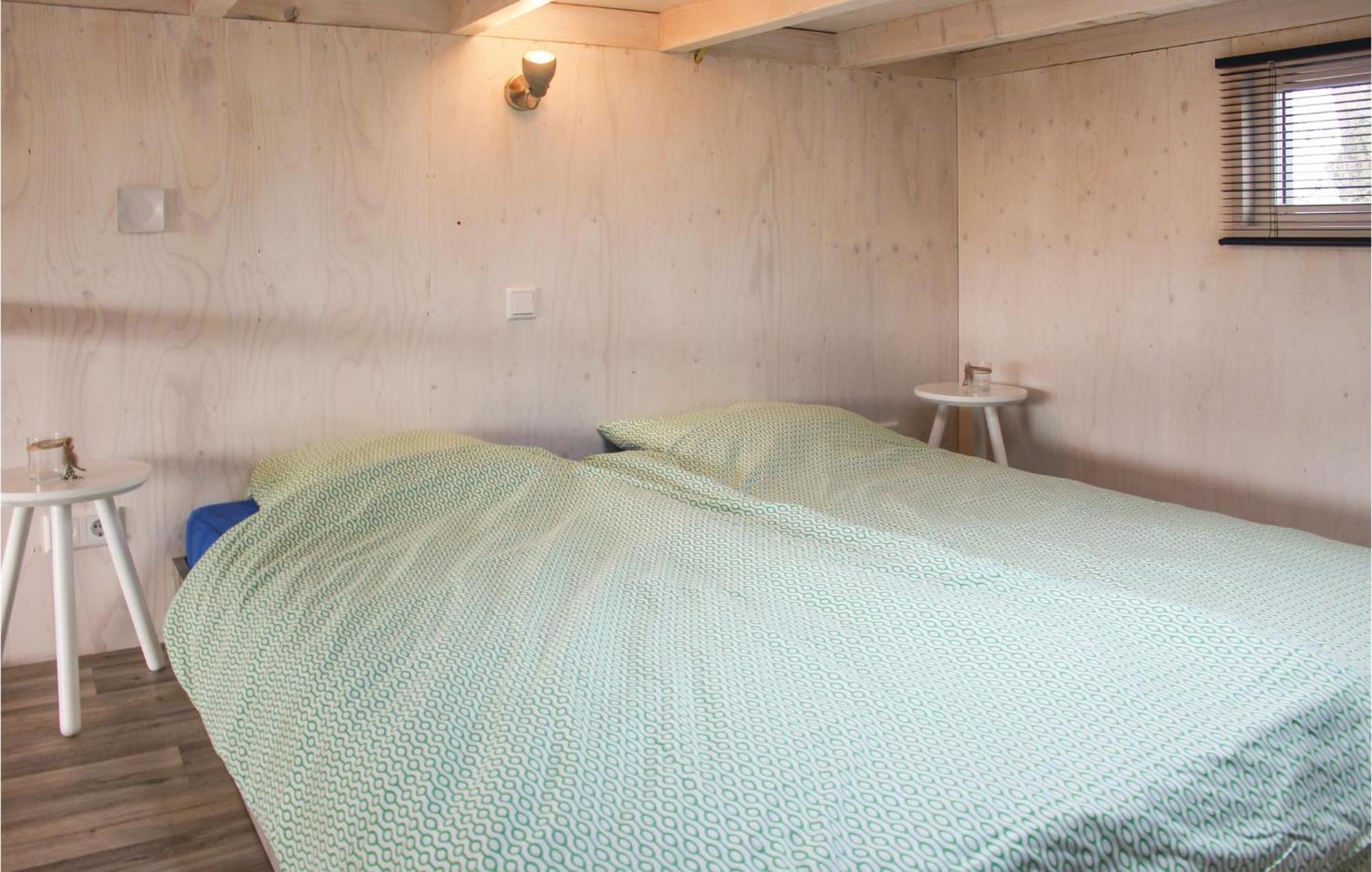 Cozy Home In Sint-Annaland With Kitchen エクステリア 写真