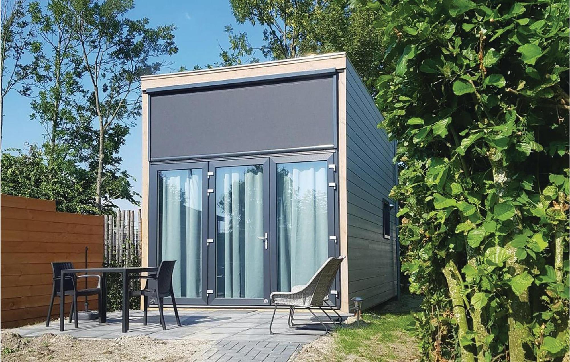 Cozy Home In Sint-Annaland With Kitchen エクステリア 写真